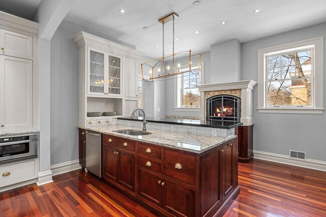 Building Photo - 5135 Ellsworth Ave