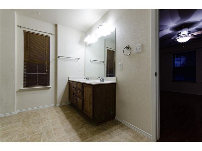 Building Photo - Beautiful single-story home with a front garage featuring a 3-bedroom, 2-bath split floor plan.