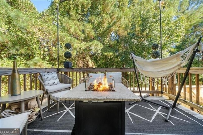 Building Photo - 580 Morrow Ln