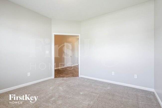 Building Photo - 121 Blue Lace Dr