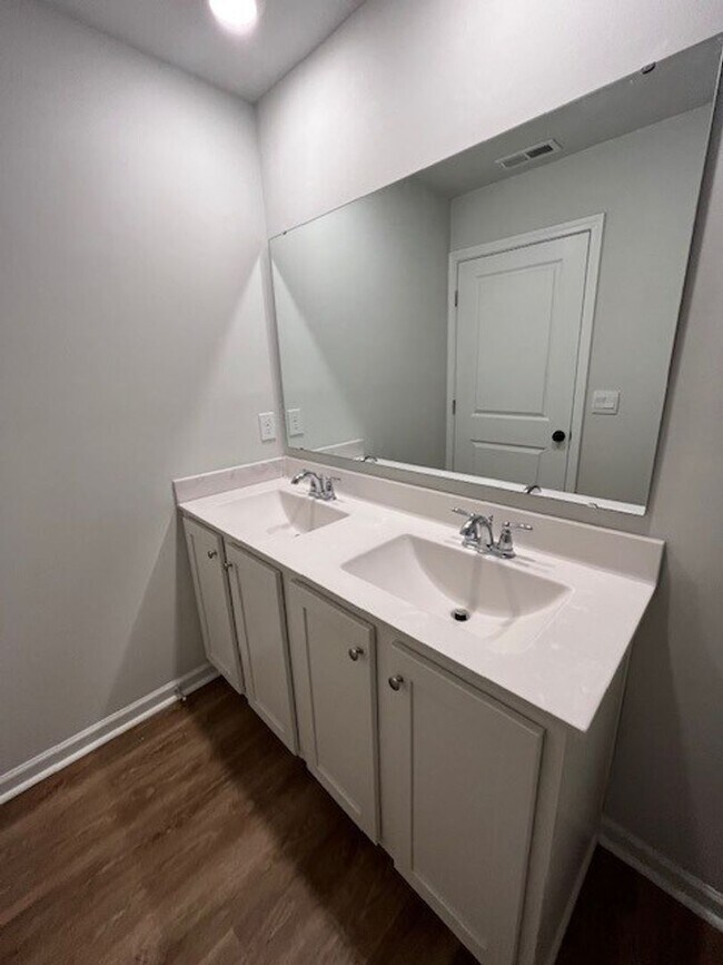 Building Photo - B6760 ( tenant break lease 5/12/26)