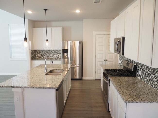 Building Photo - 2502 Sun Grove Rd