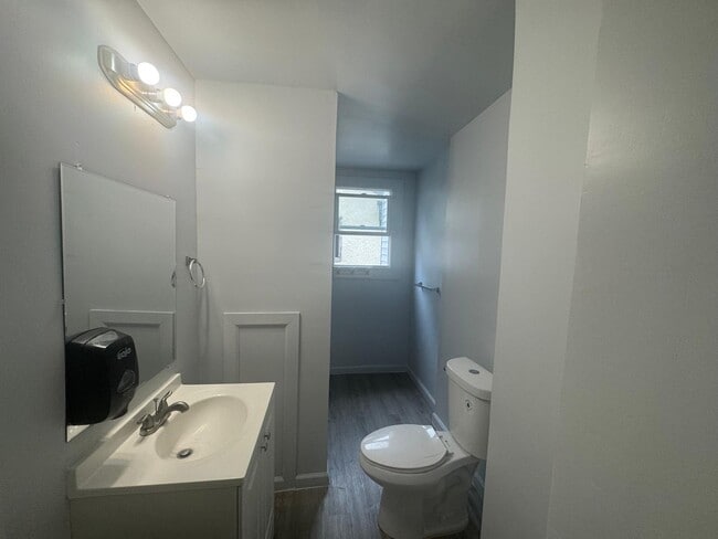 Building Photo - 149 Farrand Park