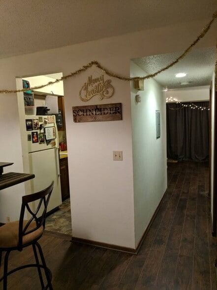 Building Photo - 603 E 16th St