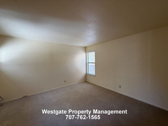 Building Photo - 1453 Capri Ave