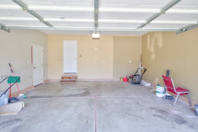 Building Photo - 1153 W 400 S