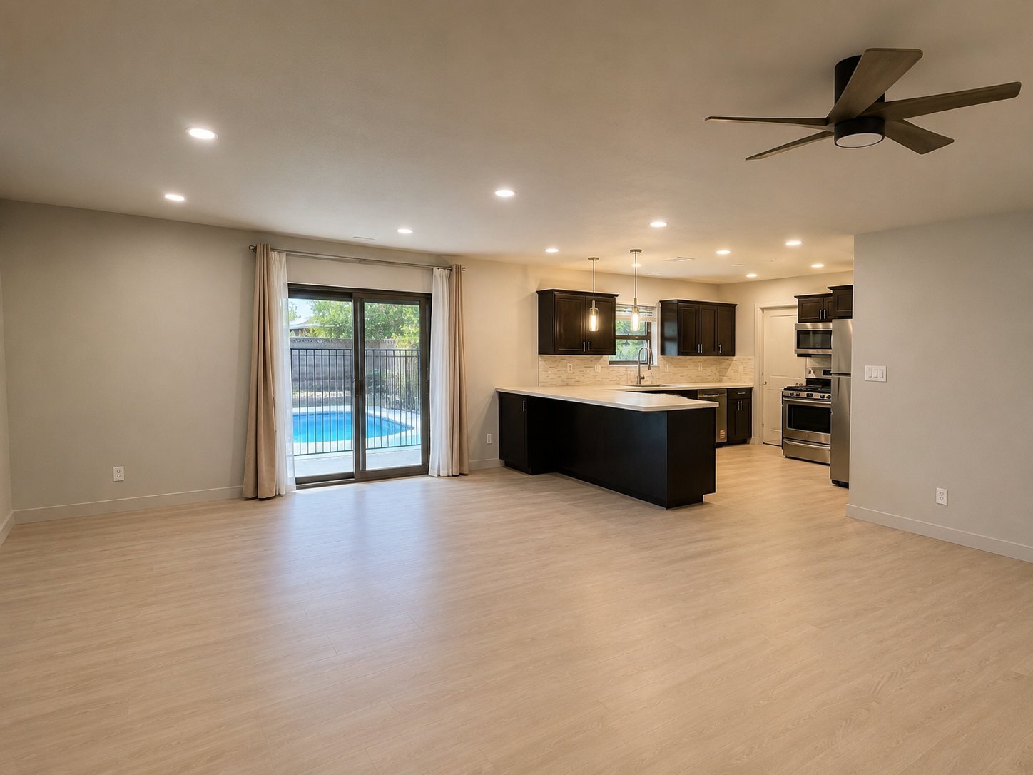 Building Photo - 8611 E Vista Dr