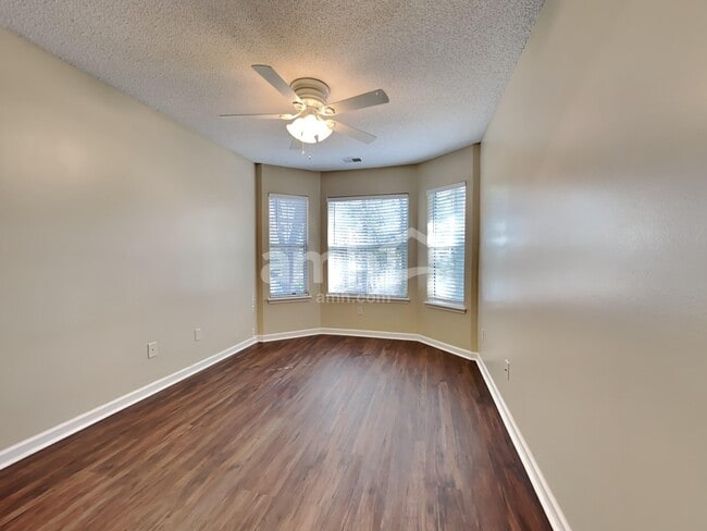 Building Photo - 602 Majestic Oak Dr