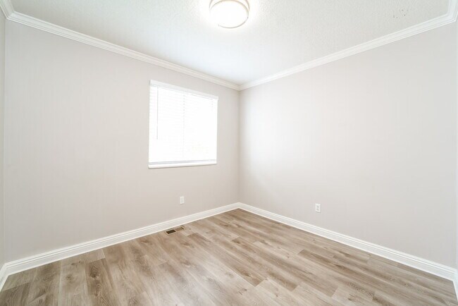 Building Photo - 1583 N 2530 W