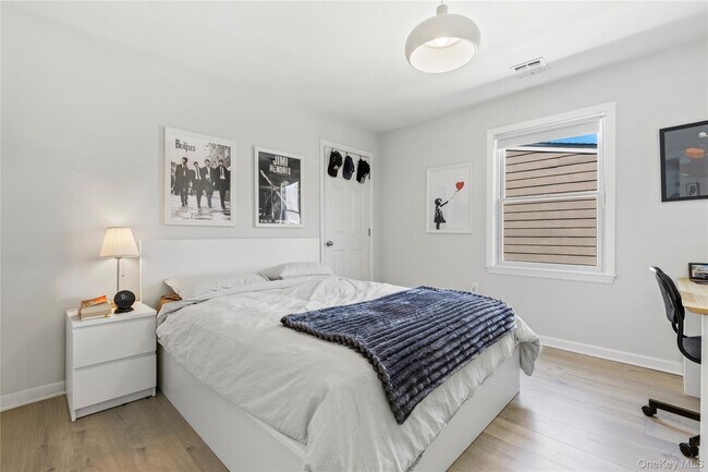 Building Photo - 350 Midland Ave