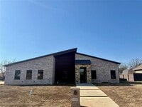 Building Photo - 2713 Stone Briar Dr