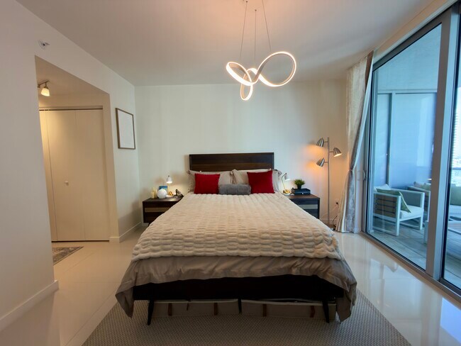 Building Photo - 488 NE 18th St