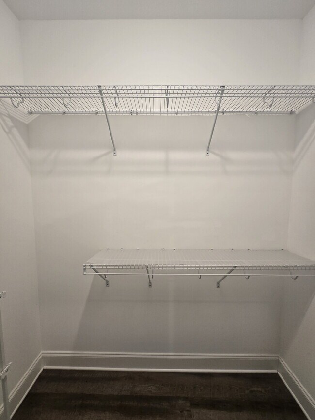 Building Photo - Charming 3-Bedroom Retreat Near Hamilton Place