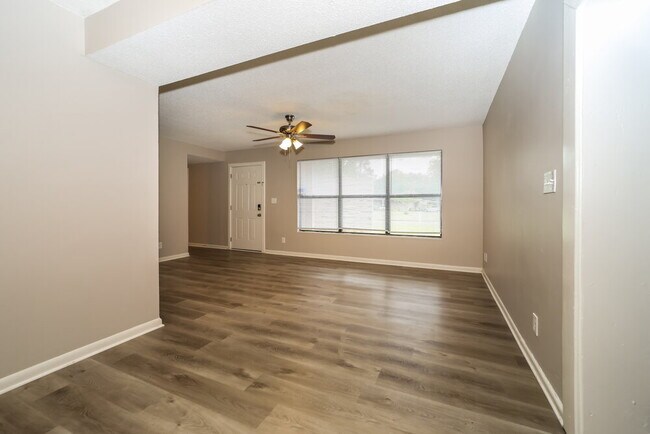 Building Photo - 6904 Cherbourg Ave S