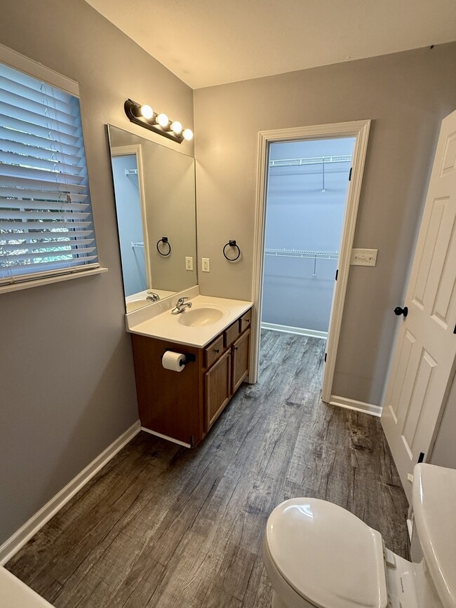Building Photo - 5264 Blue Star Dr