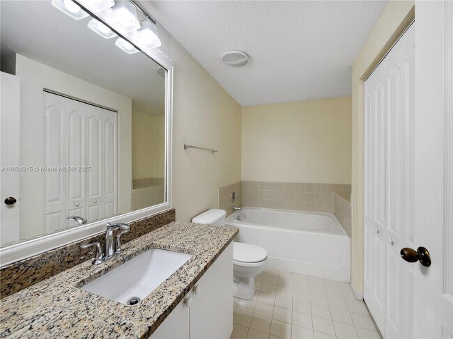 Building Photo - 1309 Belmont Pl