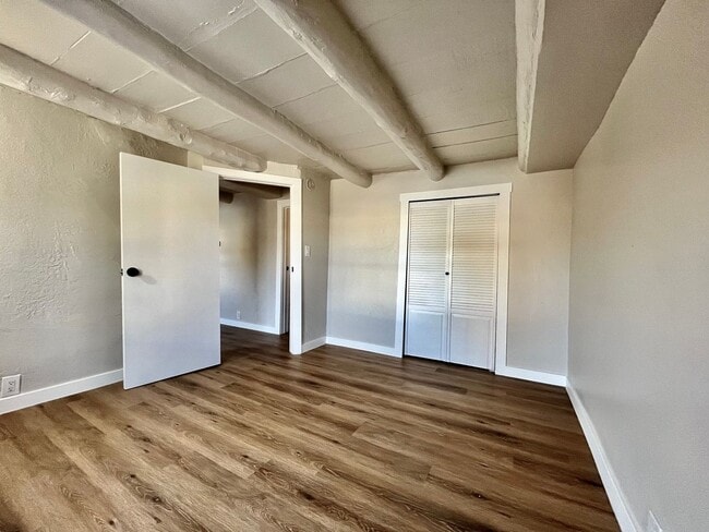 Building Photo - 422 Towner Ave NW