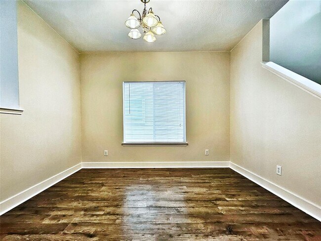 Building Photo - 6106 Spruce Bough Ct