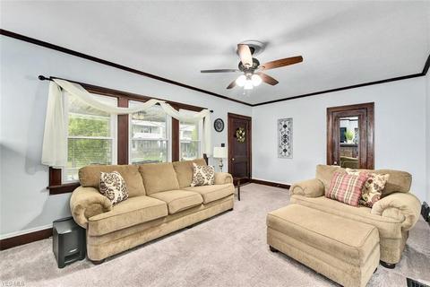 Building Photo - 2069 Wascana Ave