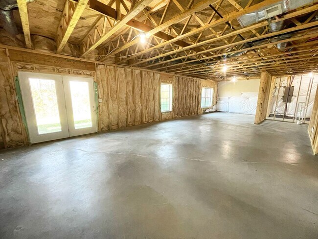 Building Photo - Gorgeous Newer Construction Home!