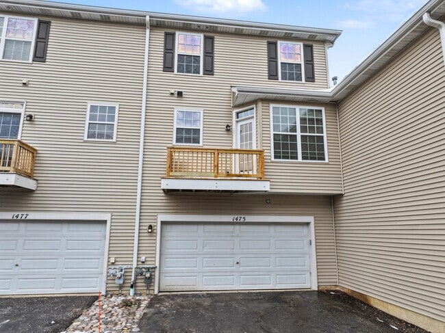 Building Photo - 1475 Sedgewood Ct