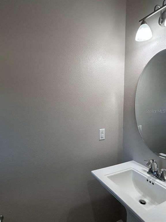 Building Photo - 204 Rustic Loop