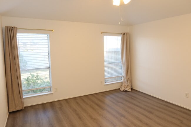 Building Photo - 13134 Worthington St