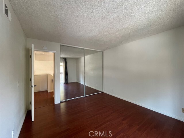 Building Photo - 5315 Village Cir Dr