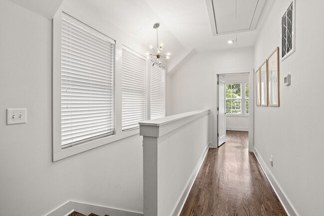 Building Photo - Stunning Gem in the heart of East Nashville!!