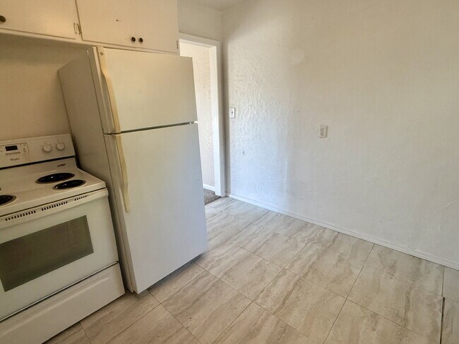 Building Photo - 2 Bed, 1 Bath Home in OKC – $950/month