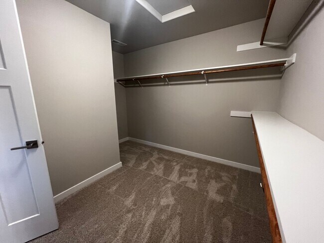 Building Photo - 4237 Caddyshack Dr NE