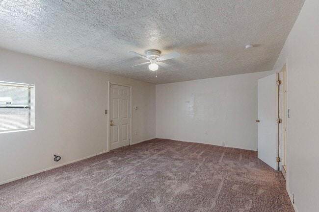 Building Photo - CLEAN CUTE SOUTH VALLEY 2 Bedroom 1 Bath