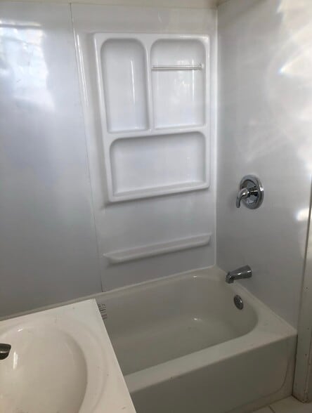 Building Photo - 3139 S Parnell Ave