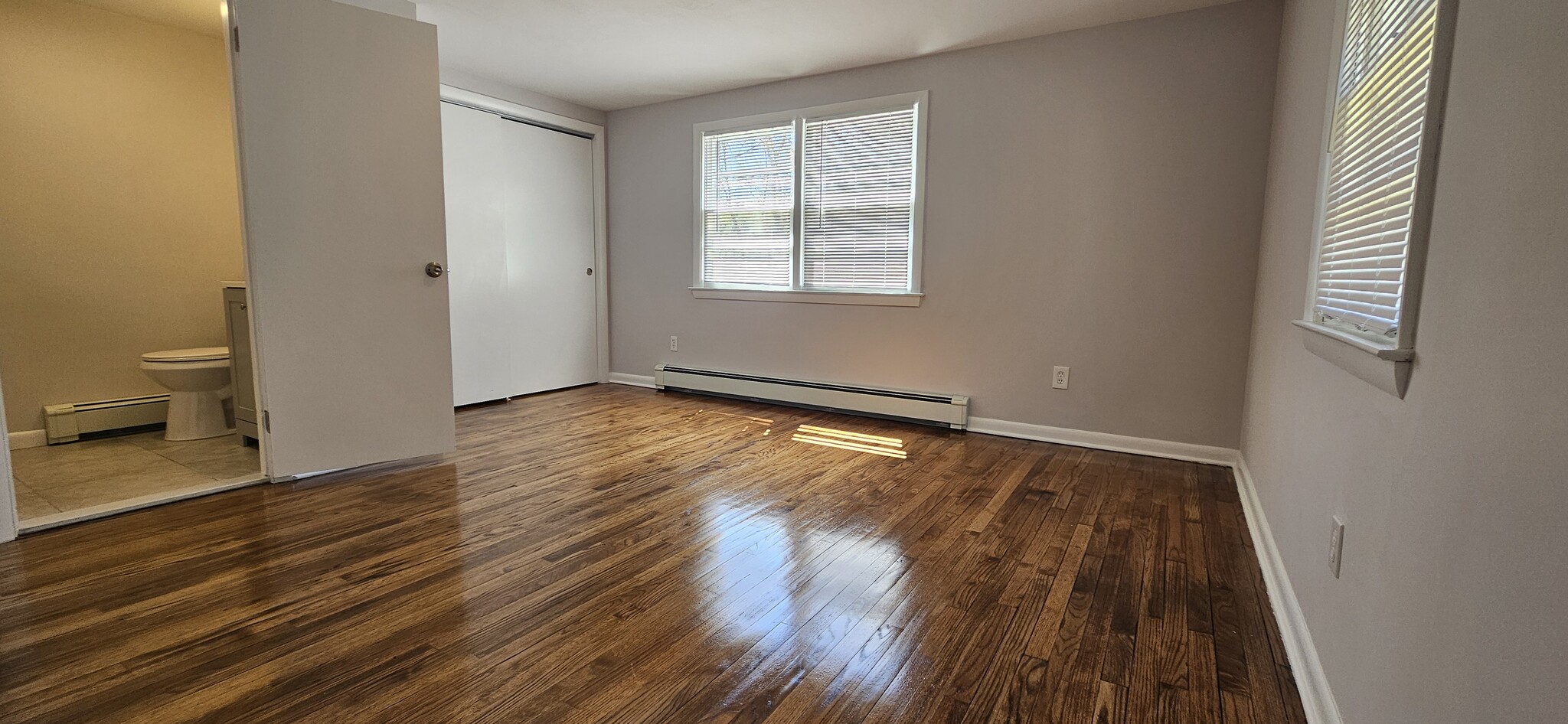 Bedroom 2 (w/ 1/2 bath) - 2125 Highland Ave