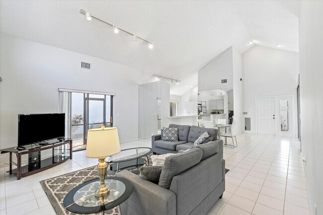 Building Photo - 5101 Via De Amalfi Dr