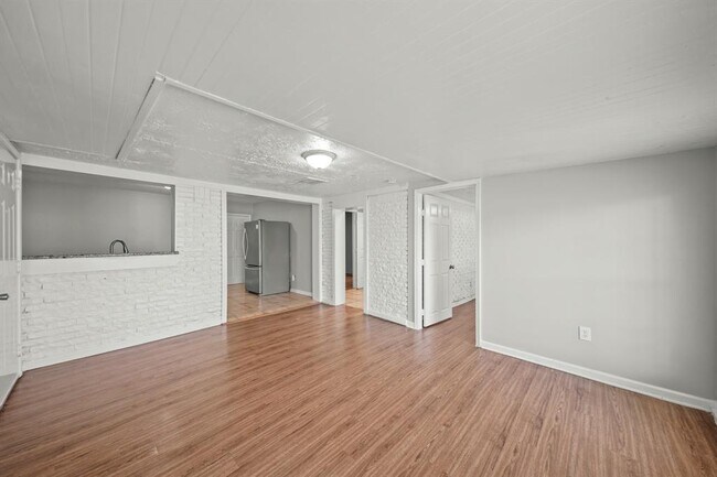 Building Photo - 9315 Laura Koppe Rd