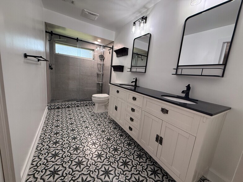 Building Photo - 5840 Crabwood Ct