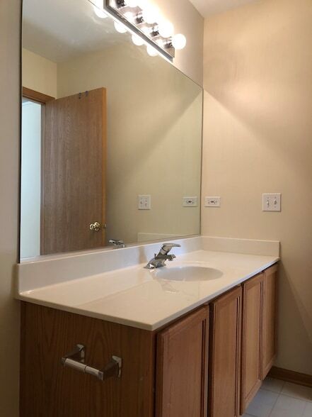 Building Photo - 1860 Fescue Dr