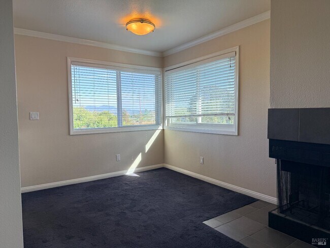 Building Photo - 310 Spyglass Pkwy