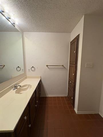 Building Photo - 2020 N St Andrews Ct