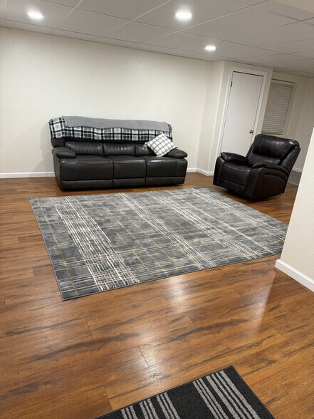 Building Photo - 214 Eagle Ave