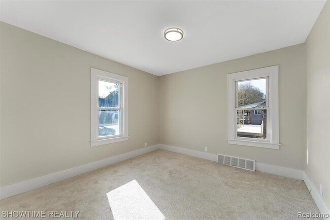 Building Photo - 292 W Marshall St