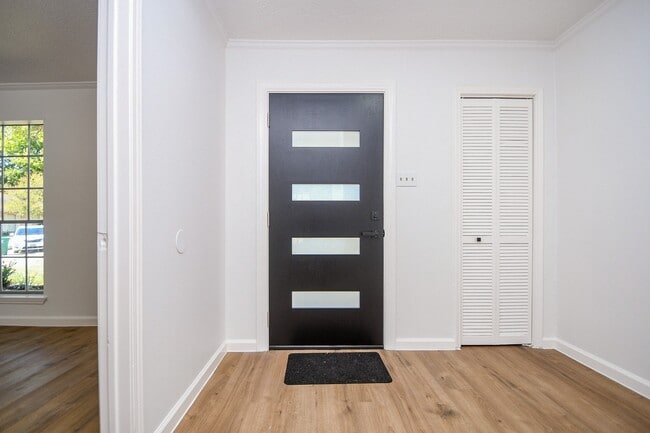 Building Photo - 7703 Braesridge Ct