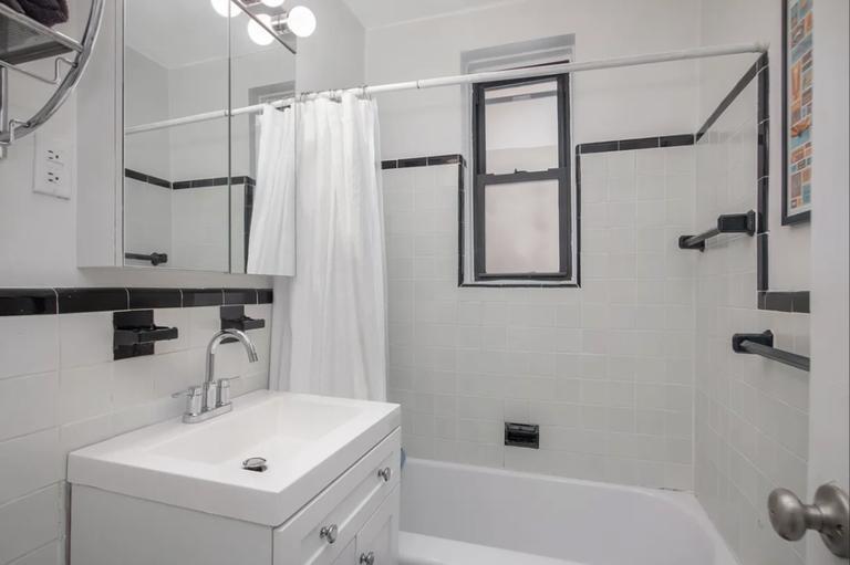 Building Photo - 54 E 8th St