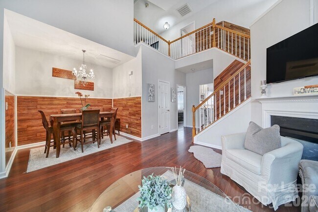 Building Photo - 12252 Stratfield Pl Cir