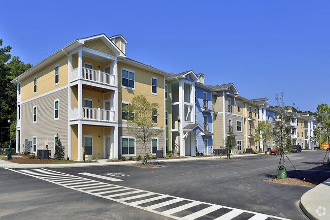Building Photo - Channel Park