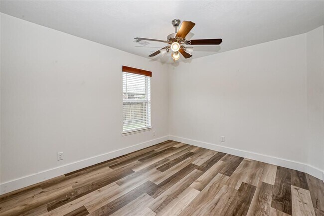 Building Photo - 3618 Hera Dr