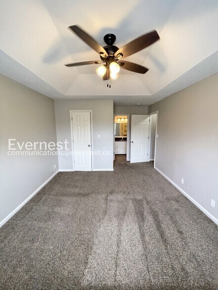 Building Photo - 1035 Summerhaven Rd