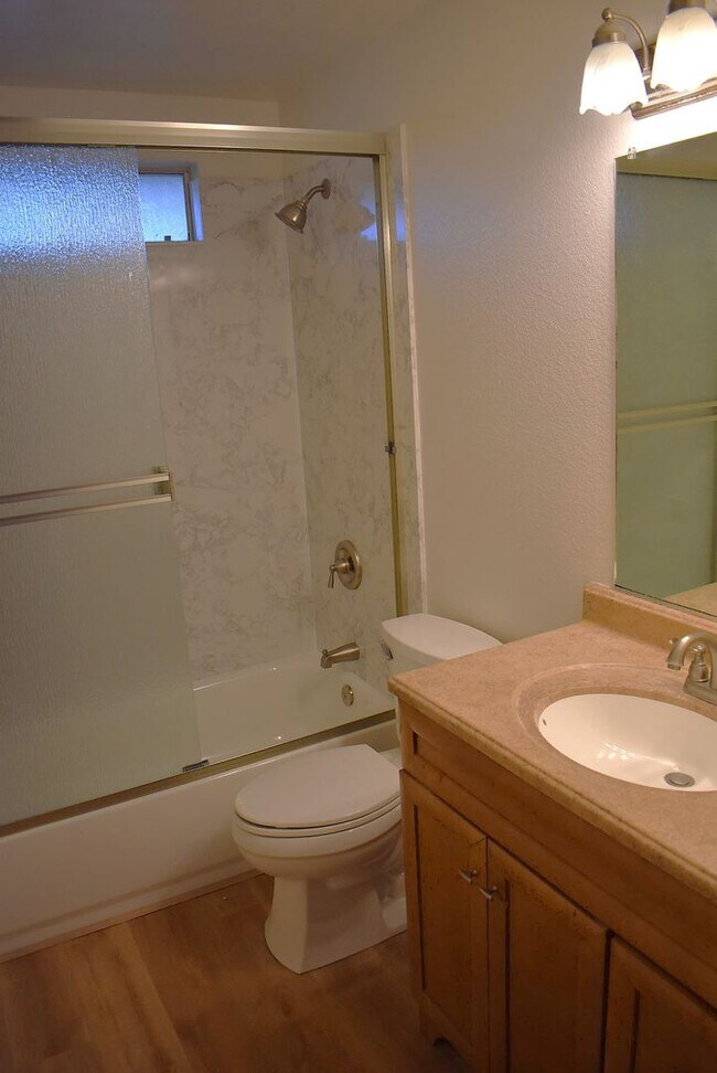 Building Photo - Updated and Well Maintained Winters Home!