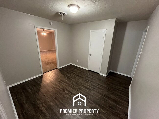 Building Photo - 2983 Cherry Rd